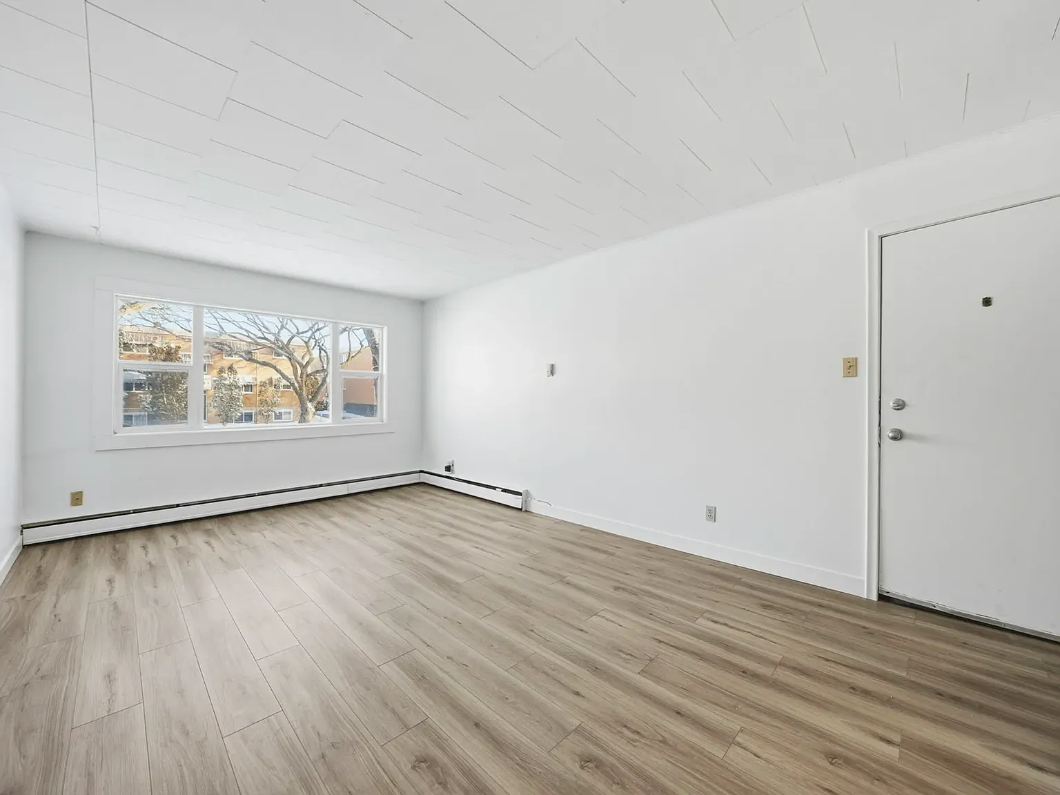 Retallack Apartments — Photo 2