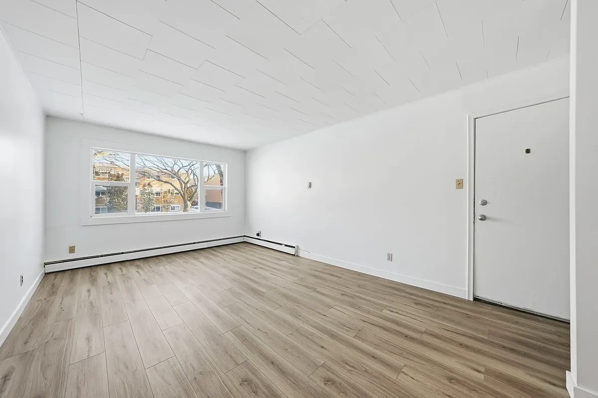 Building Photo - 3848 Retallack St #5