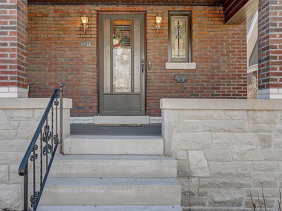 3rd image of 3650 Bellerive Blvd