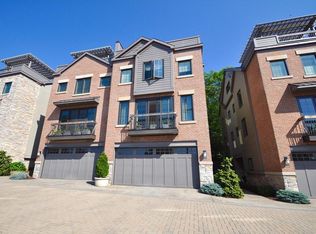 44 W Orange St, Chagrin Falls, OH