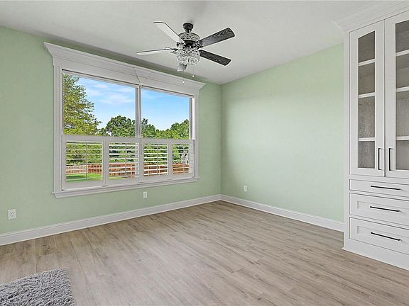 5th image of 33 Ledbetter Ln