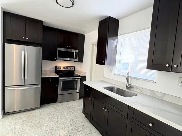 626 W 17th St, Hialeah, FL 33010