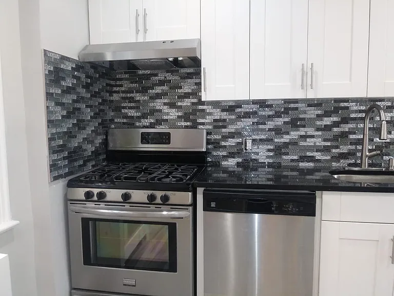1717 Bogart Ave — Photo 3
