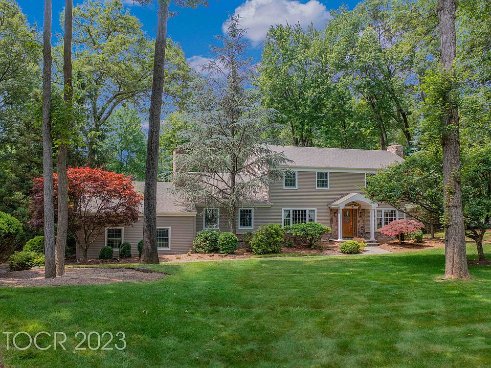 1st image of 828 Pueblo Dr