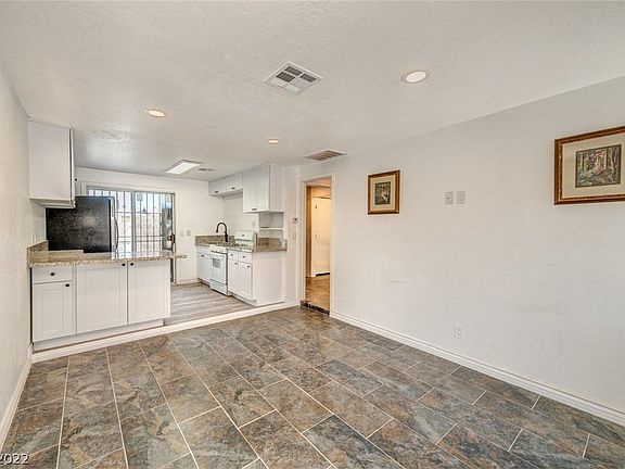 3rd image of 3951 Visby Ln