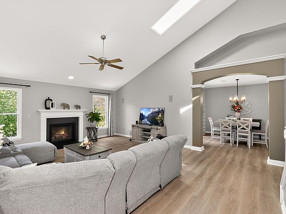 5th image of 57377 Karington Ct