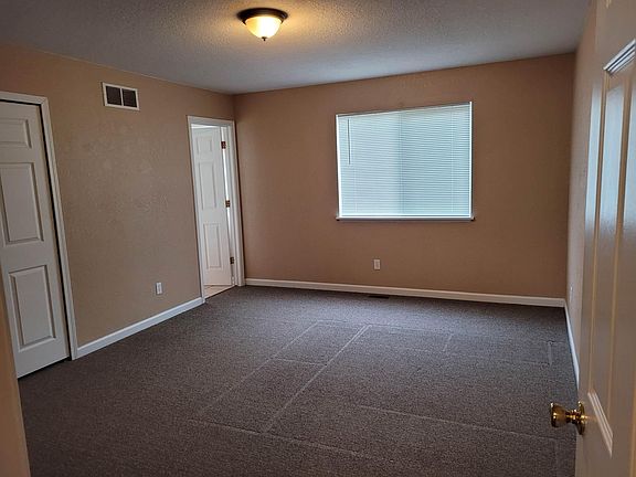 5th image of 9265 Cedar Creek Ct