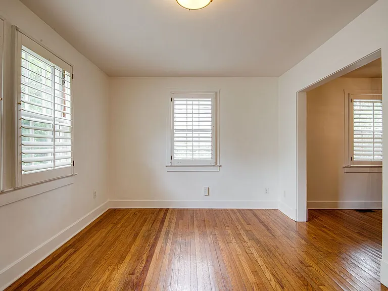 2716 Sharondale Ct — Photo 4