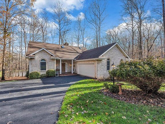2nd image of 34 Larboard Dr