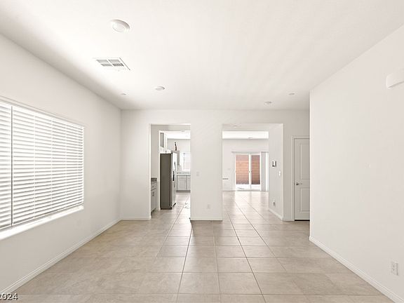 4th image of 10947 Meridian Fields Ave