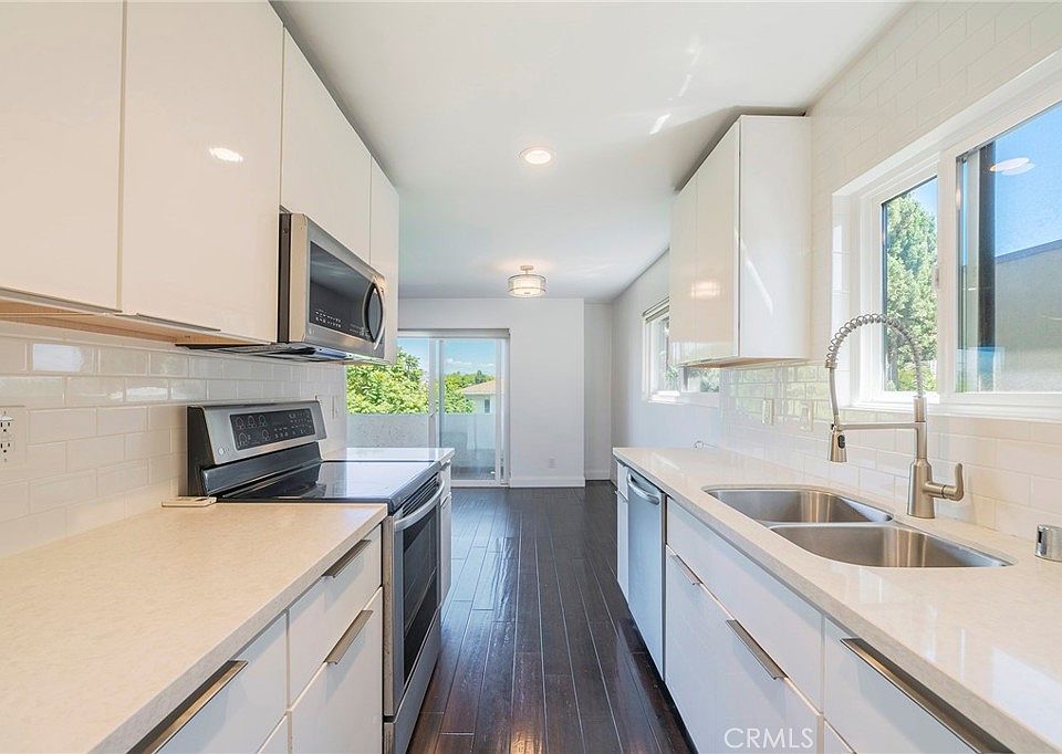 1st image of 1601 Veteran Ave #301/302
