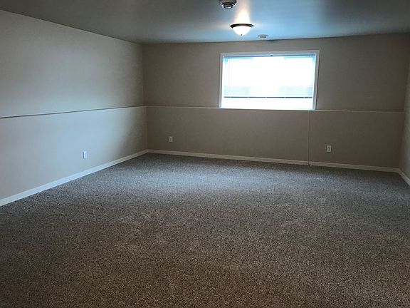 5th image of 943 Eaglewood Ave