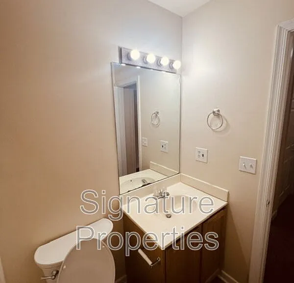 555 Fairfax Ave #G — Photo 25