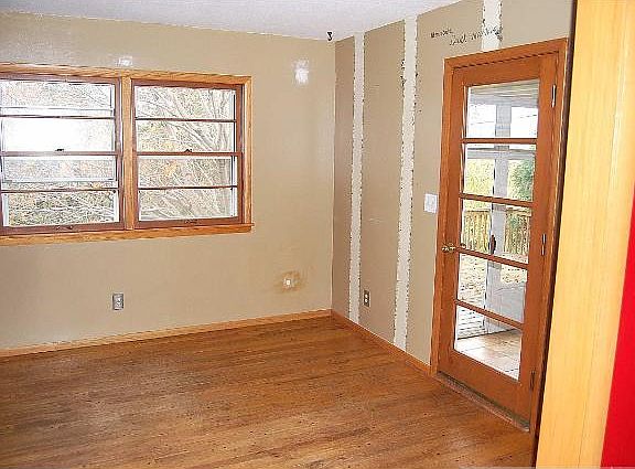 4th image of 8 Woodcrest Dr
