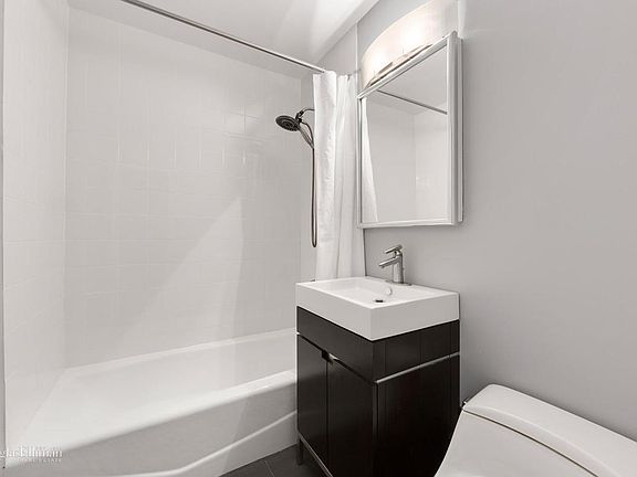 5th image of 520 E 81st St APT 5M