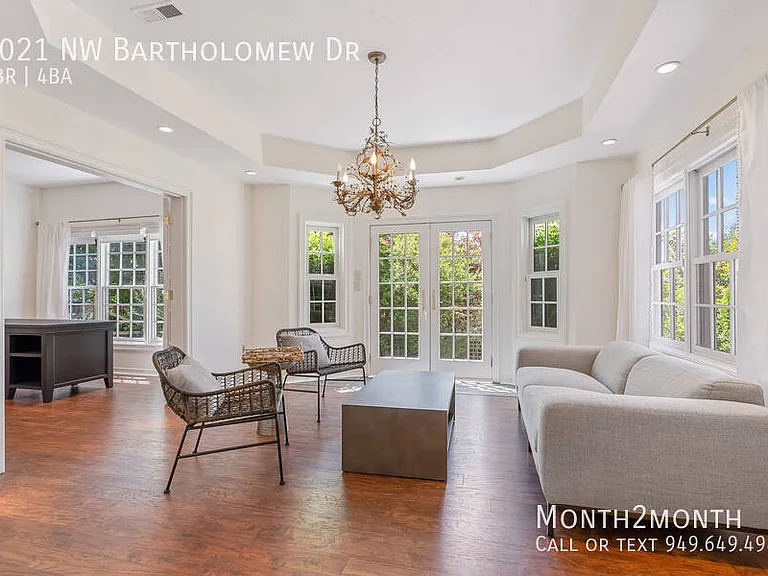9021 NW Bartholomew Dr — Photo 12