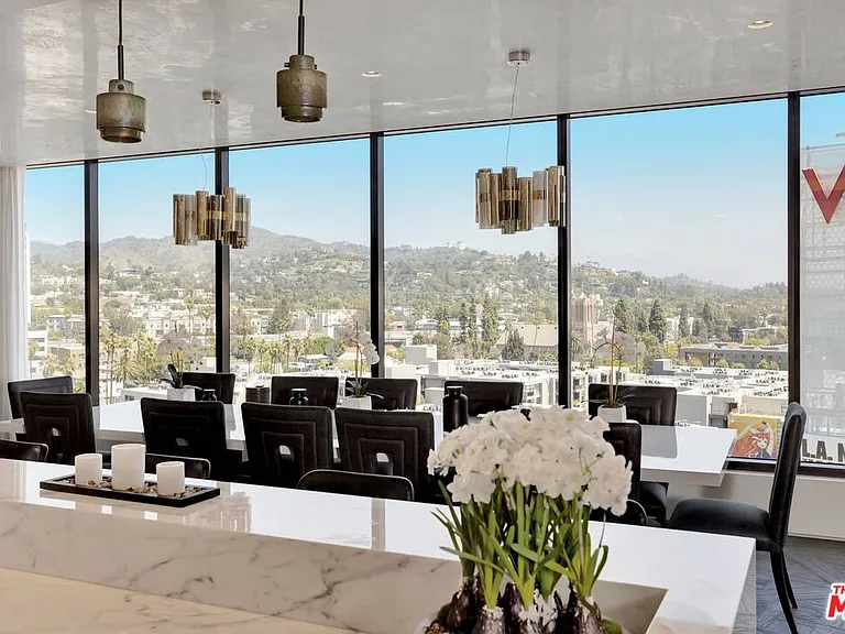 6250 Hollywood Blvd — Photo 11
