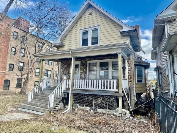 321 N Pine Ave, Chicago, IL 60644