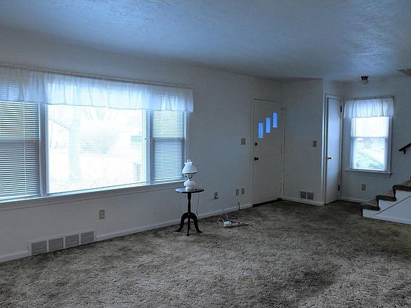 4th image of 627 Furnace St