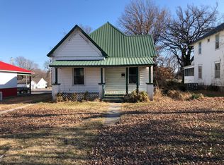705 S Madison St, Webb City, MO 64870