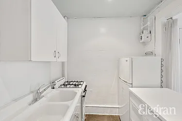 Rented by (Legacy) Elegran