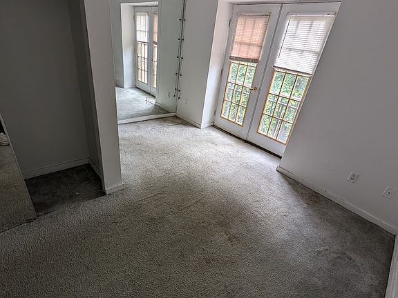 4th image of 4700 Alden Walk #B