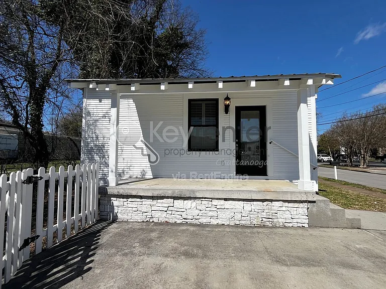 405 Spears Ave — Photo 2
