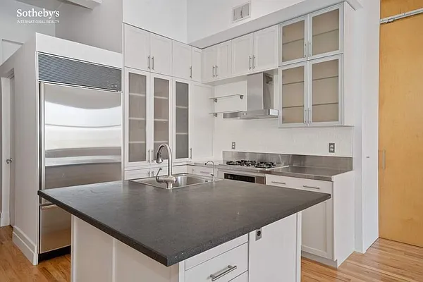 Rented by Sotheby's International Realty | media 8