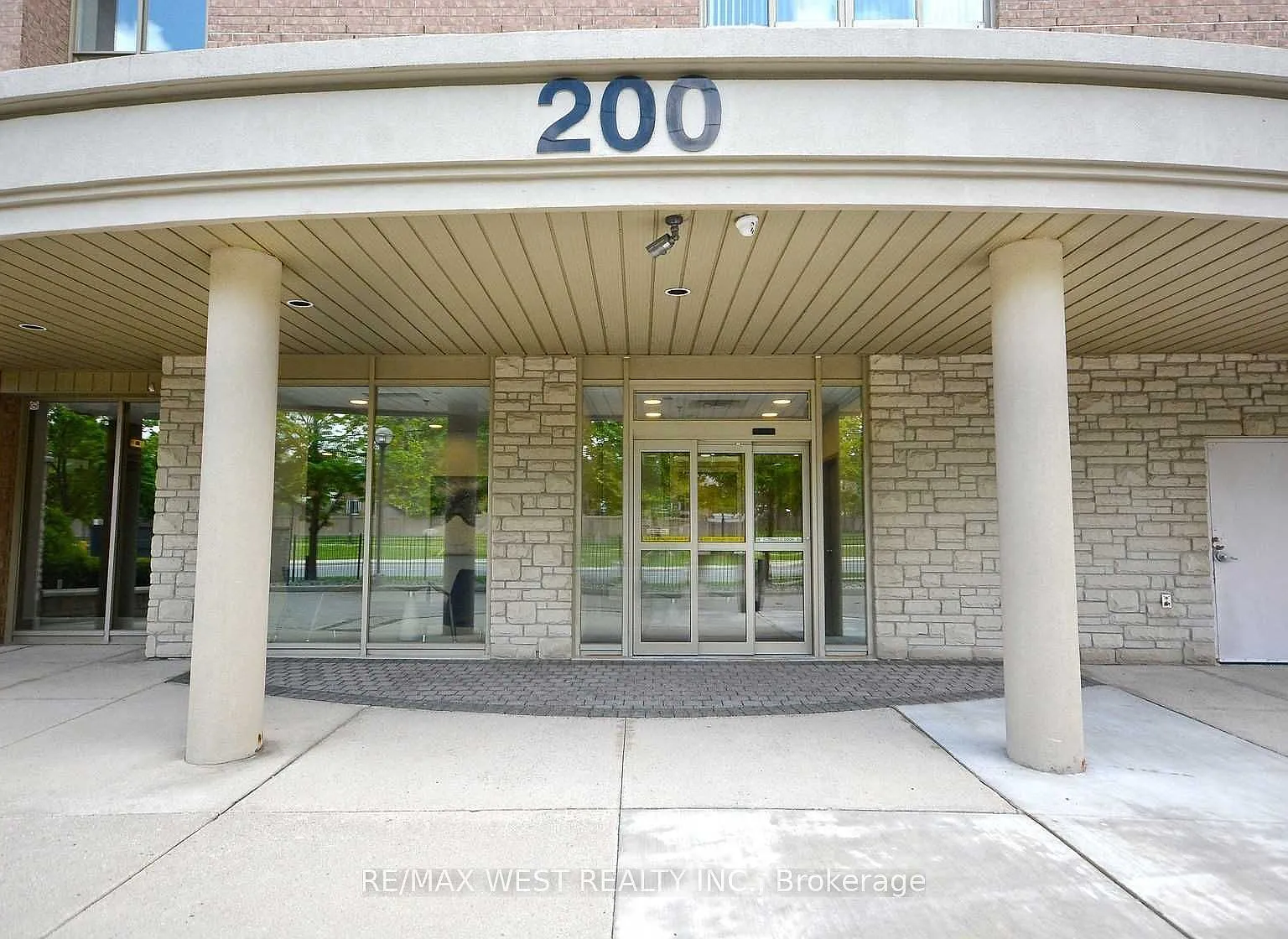 2 bed, $2,800 — Photo 3