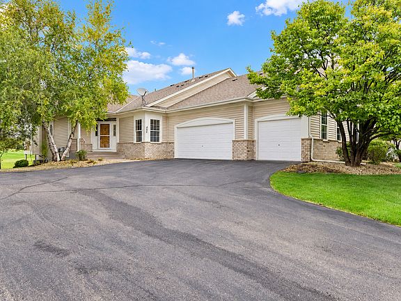 2nd image of 492 Holly Ln N