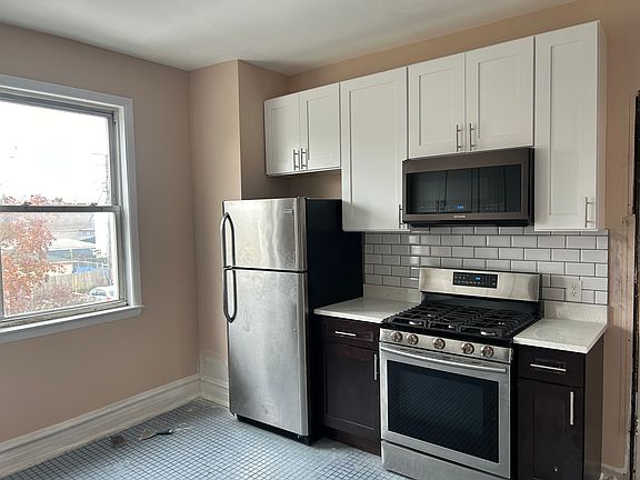 3rd image of 3115 S 50th Ct #2S