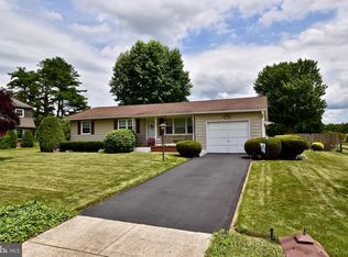 9 Hunter Dr, Newfield, NJ 08344