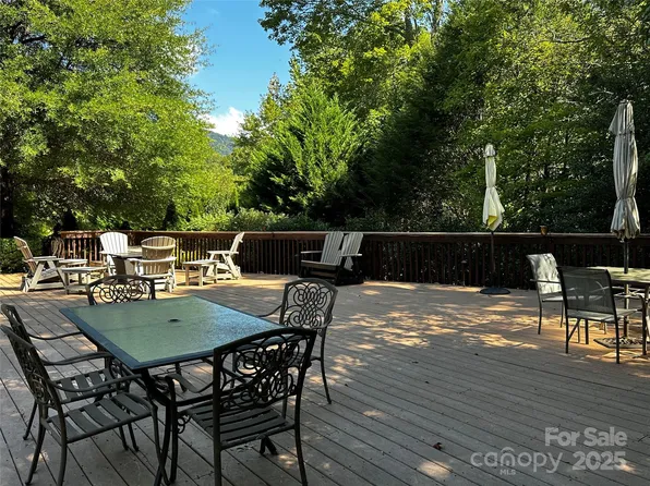 133 Cornell Cir, Lake Lure, NC 28746