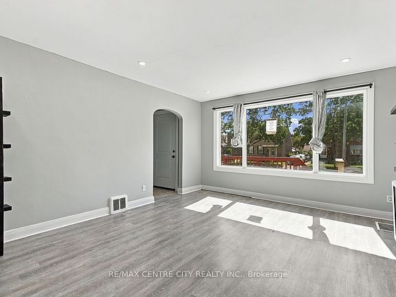 5th image of 22 Graydon St