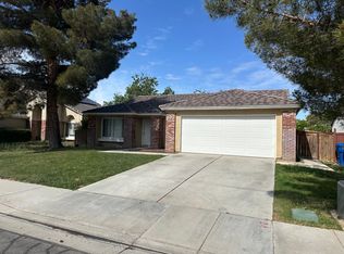 45657 Berkshire St, Lancaster, CA 93534