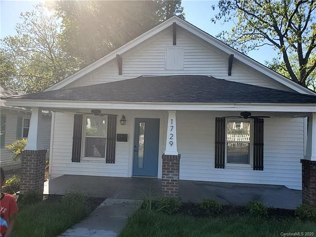 2nd image of 1729 Hawthorne Ln