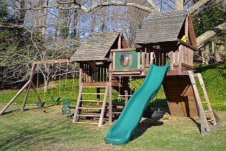 2nd image of 459 Peekskill Hollow Rd