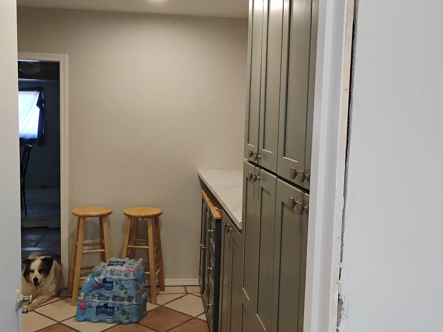 3 bed, 720 sqft, $1,700 — Photo 1