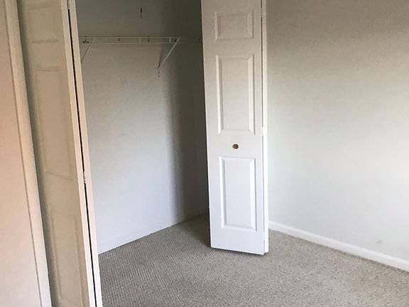 3rd image of 1975 Tall Oaks Dr APT 3A
