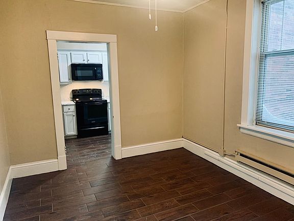 3rd image of 107 S Knowles Ave #202