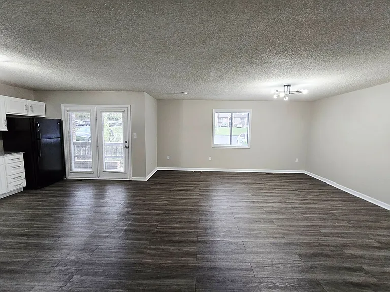 Country Shores Apartments — Photo 50