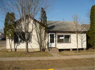 602 9th St E, Winona, MN 55987
