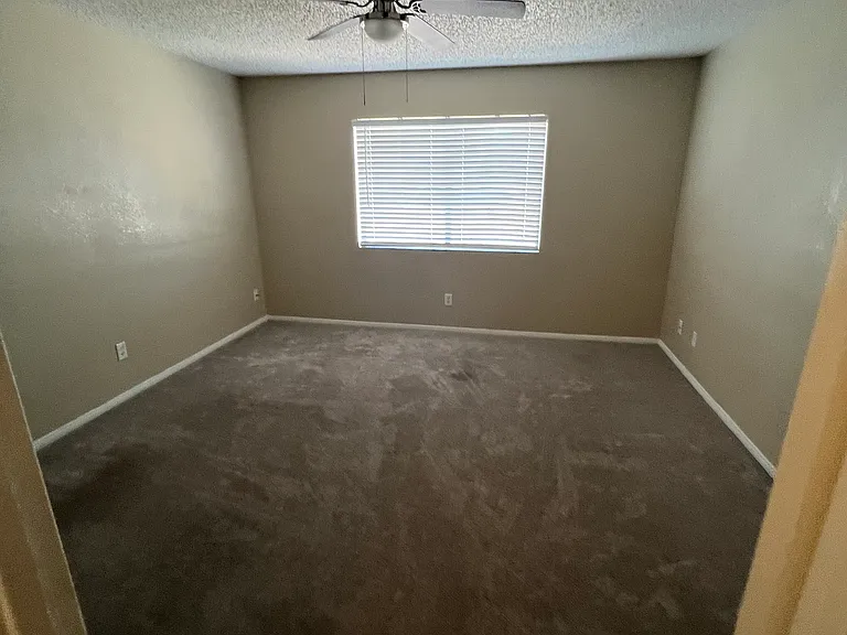 1023 W Commercial Ave #B — Photo 4