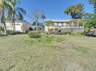 2360 S Waterman Dr, Crystal River, FL 34429