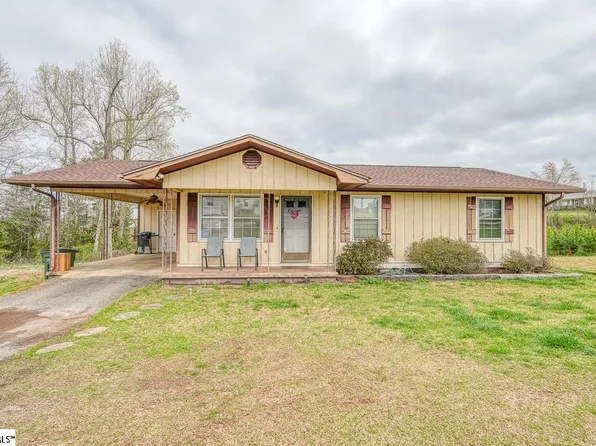 705 S Walnut St, Seneca, SC 29678