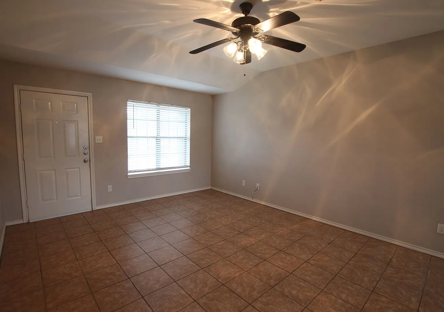 Coming Soon: 2 Bedroom Duplex for Rent in Lindale! — Photo 3