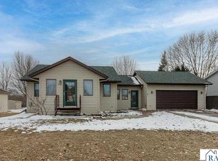 408 W Bert St, Lake Crystal, MN 56055