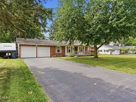 2nd image of 1807 Imperial Ln