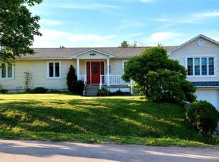 105 Arthur St, Memramcook, NB E4K1Z7