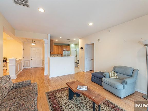 3rd image of 10323 Warrens Way